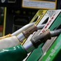 Carburanti, da oggi il tetto ai prezzi deciso da Eni. E anche Ip si associa Carburanti, da oggi il tetto ai prezzi deciso da Eni. E anche Ip si associa