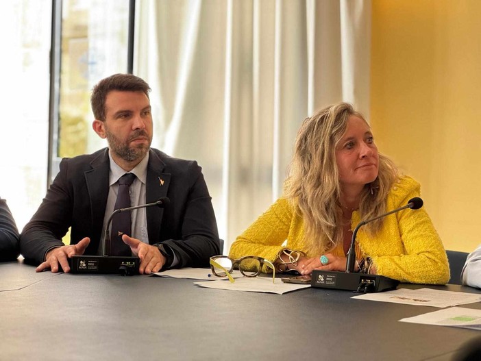 Sesso a cielo aperto in centro storico, l'attacco della Lega: "Tursi apra gli occhi e si confronti con il territorio" Sesso a cielo aperto in centro storico, l'attacco della Lega: "Tursi apra gli occhi e si confronti con il territorio"