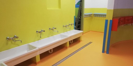 Recco: riqualificati i bagni della scuola materna di via Milano