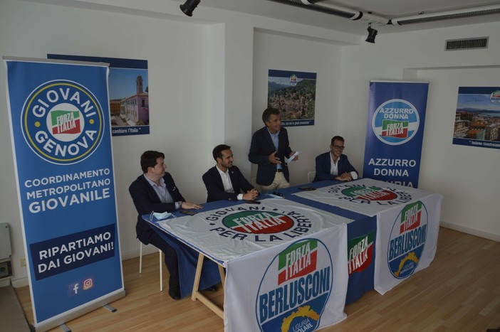 Carlo Bagnasco: "Forza Italia riparte con entusiasmo in Liguria dai territori" (FOTO e VIDEO) Carlo Bagnasco: "Forza Italia riparte con entusiasmo in Liguria dai territori" (FOTO e VIDEO)