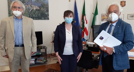 L’assessora regionale alla Sanità Viale incontra i vertici della Fondazione banca degli occhi Lions L’assessora regionale alla Sanità Viale incontra i vertici della Fondazione banca degli occhi Lions
