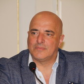 Ignoti devastano la targa di Ugo Venturini, Berrino (FdI): "Salis condanni"