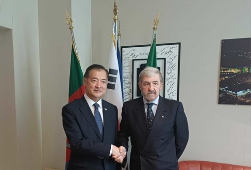 Liguria e Corea del Sud rafforzano i rapporti: incontro tra il presidente Bucci e il console Choi Liguria e Corea del Sud rafforzano i rapporti: incontro tra il presidente Bucci e il console Choi