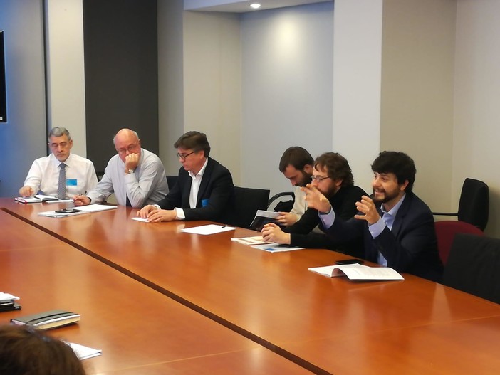 Benifei ha incontrato le regioni partner CLIPPER, progetto per l'economia del mare di cui fa parte anche il Distretto Ligure delle Tecnologie Marine Benifei ha incontrato le regioni partner CLIPPER, progetto per l'economia del mare di cui fa parte anche il Distretto Ligure delle Tecnologie Marine