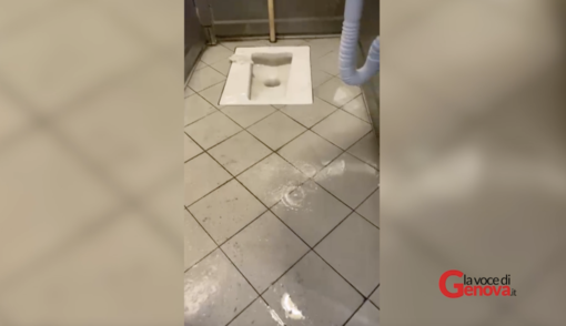 Piove nei servizi igienici del personale Amt, la denuncia dell'Ugl (Video)