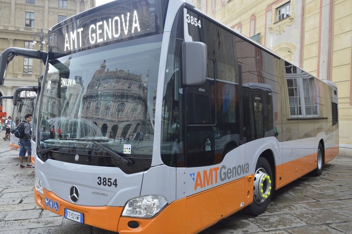 Mezzi pubblici a Genova, Amt: da domani si torna a pagare il biglietto
