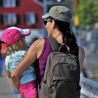 Pilastro della famiglia, ieri come oggi. Tanti auguri, Mamma