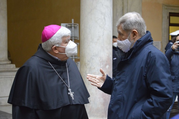 L'arcivescovo Tasca in visita al Comune: &quot;Insieme abbiamo la forza di dare un senso alle nostre vite&quot; (VIDEO)