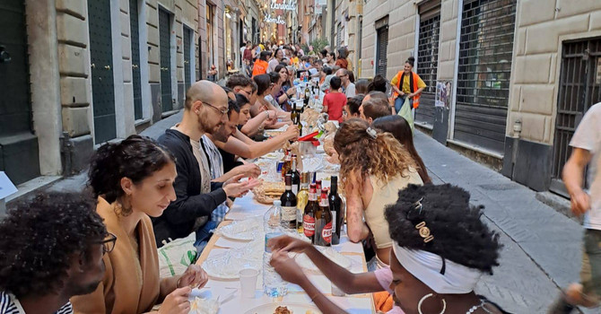 Aggiungi un posto a tavola, in quattromila per la Cena Condivisa nel Centro Storico Aggiungi un posto a tavola, in quattromila per la Cena Condivisa nel Centro Storico