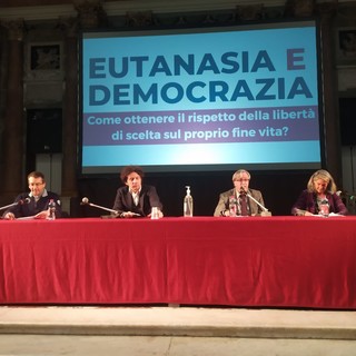 Marco Cappato a Genova a un convegno sull'eutanasia: "La disobbedienza civile aiuta a scuotere le coscienze" (Video)
