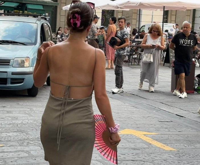 L'ondata di calore non dà tregua a Genova: sarà bollino rosso anche per domani, da mercoledì il calo a giallo L'ondata di calore non dà tregua a Genova: sarà bollino rosso anche per domani, da mercoledì il calo a giallo