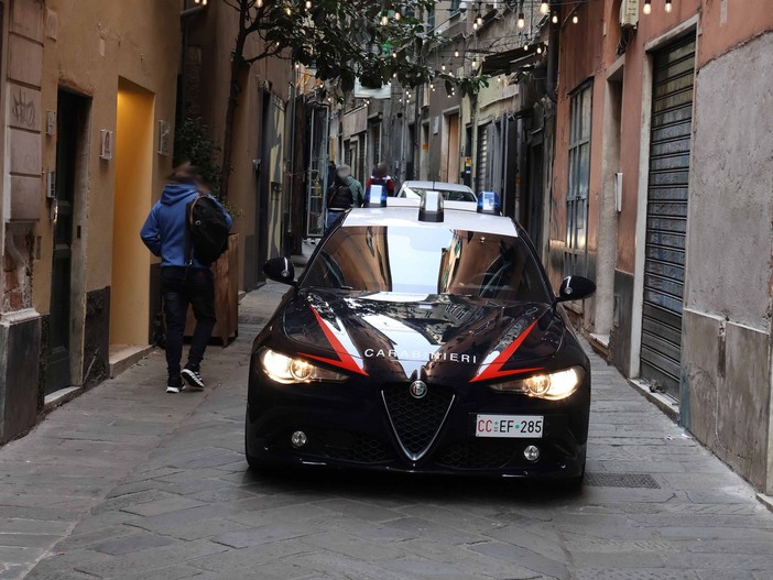 Spaccio a Calata Falcone e Borsellino, arrestato un ventenne