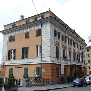 Camogli, il neosindaco rimuove lo striscione su Giulio Regeni, l'ira di Anpi