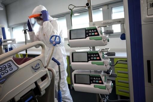 Covid-19, Toti: "Vicini allo standard della zona bianca". In provincia di Savona 65 positivi ogni 100 mila abitanti