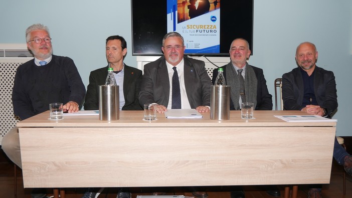“La sicurezza è il tuo futuro”, fa tappa a Genova il tour nazionale UGL per la sicurezza sul lavoro “La sicurezza è il tuo futuro”, fa tappa a Genova il tour nazionale UGL per la sicurezza sul lavoro