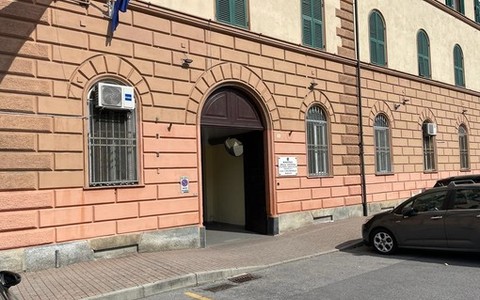 Carcere di Marassi, linee telefoniche in tilt da giorni. I Sindacati: "Isolati. È inaccettabile"