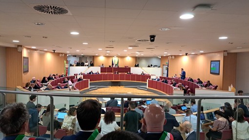 Rigassificatore, consiglio regionale infuocato contro Toti. Arboscello: "Se c'è una persona che fa terrorismo è lei" (FOTO)