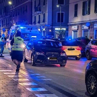 Cornigliano, molesta verbalmente due ragazze per strada: i passanti intervengono per difenderle, poi scoppia la rissa