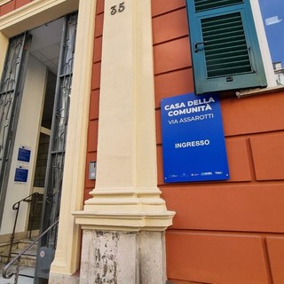 Sanità, inaugurata la Casa di Comunità hub di via Assarotti: medico h24 e servizi integrati