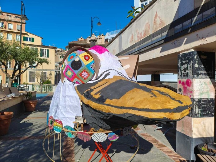 Gran finale di Carnevale: i "mostri" invadono il centro per scacciare la paura