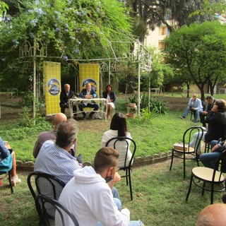 Terza dose vaccino, sottosegretario Costa: "Presto usciremo con un cronoprogramma e le tempistiche precise"