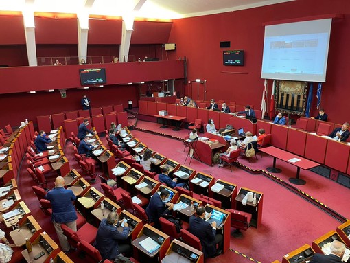Oggi in consiglio l'ordine del giorno sullo scioglimento di Forza Nuova, ma la proposta sarà bocciata Oggi in consiglio l'ordine del giorno sullo scioglimento di Forza Nuova, ma la proposta sarà bocciata