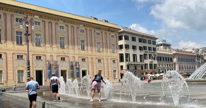 Ondata di calore, scatta il primo bollino rosso a Genova: venerdì picchi percepiti fino a 37 gradi Ondata di calore, scatta il primo bollino rosso a Genova: venerdì picchi percepiti fino a 37 gradi