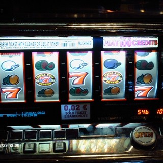 Pastorino e Battistini: "Il centrodestra impone l’ennesima proroga salva-slot"