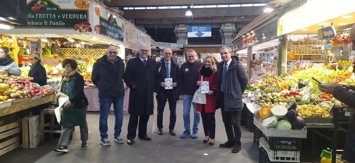 Amiu, campagna per la raccolta differenziata: coinvolti cinque mercati coperti Amiu, campagna per la raccolta differenziata: coinvolti cinque mercati coperti