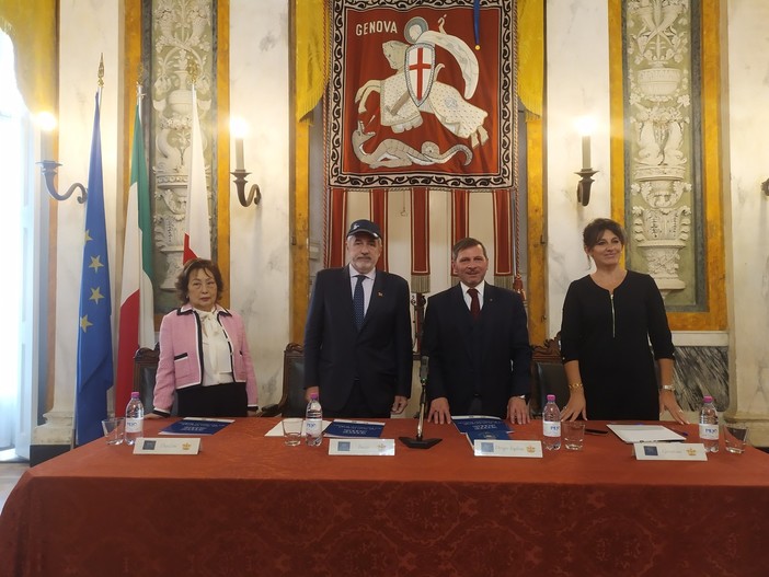 42 anni dalla visita della Regina Elisabetta, a Genova la proposta di intitolarle una via, Bucci: "Assolutamente d'accordo" (Foto e video)