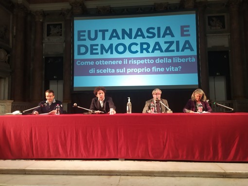 Marco Cappato a Genova a un convegno sull'eutanasia: "La disobbedienza civile aiuta a scuotere le coscienze" (Video)
