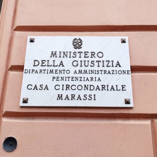 Follia a Marassi, la denuncia del Sappe: "Celle incendiate, rivolte e agenti aggrediti"