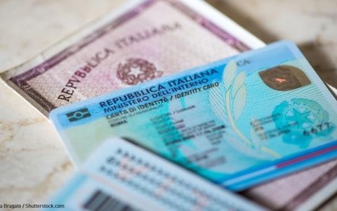 Carta d’identità cartacea, da oggi stop all’espatrio: ecco che cosa cambia per i cittadini