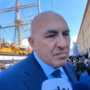 Vespucci salpa da Genova, Crosetto: "Orgoglioso dell’Italia non solo nei momenti di festa". E difende gli Alpini dalle polemiche