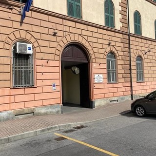 Carcere di Marassi, linee telefoniche in tilt da giorni. I Sindacati: "Isolati. È inaccettabile"