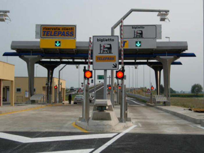 Autostrade più care anche in Liguria: dal 1° gennaio pedaggi in aumento dell’1,5%