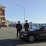 Pegli, in auto con hashish, bilancini e oltre 3mila euro in contanti: denunciati due trentenni Pegli, in auto con hashish, bilancini e oltre 3mila euro in contanti: denunciati due trentenni