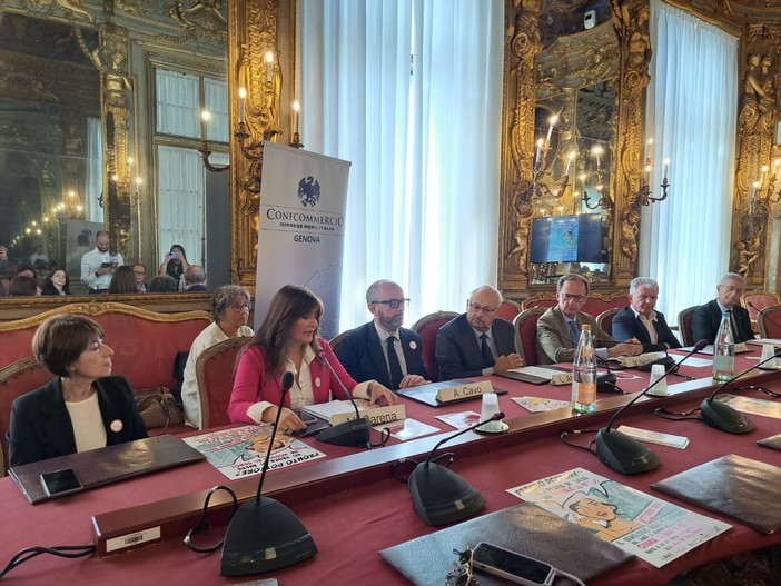 “Ottobre Rosa”, la prevenzione passa anche dalle vetrine dei negozi