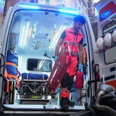 Paura in Corso Italia: dodicenne investita da una moto sulle strisce pedonali