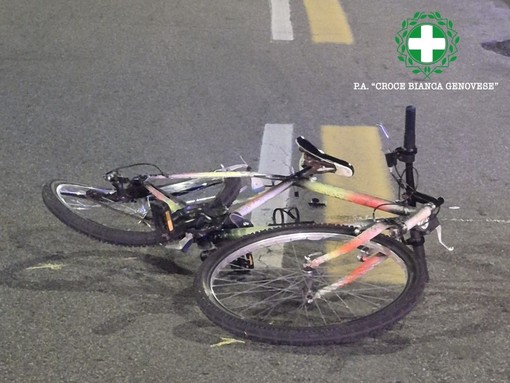 Via Gramsci, ciclista di 29 anni investita da un’auto nella notte Via Gramsci, ciclista di 29 anni investita da un’auto nella notte