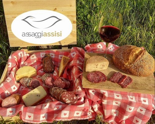 Cesti regalo con prodotti tipici di Assisi, ideale per ogni circostanza