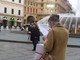 &quot;Vogliamo la scuola in presenza&quot;: volantinaggio del Coordinamento Docenti in piazza De Ferrari (VIDEO)