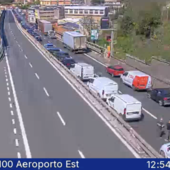 Autostrada A10, tamponamento tra Aeroporto e Pegli: traffico nel caos