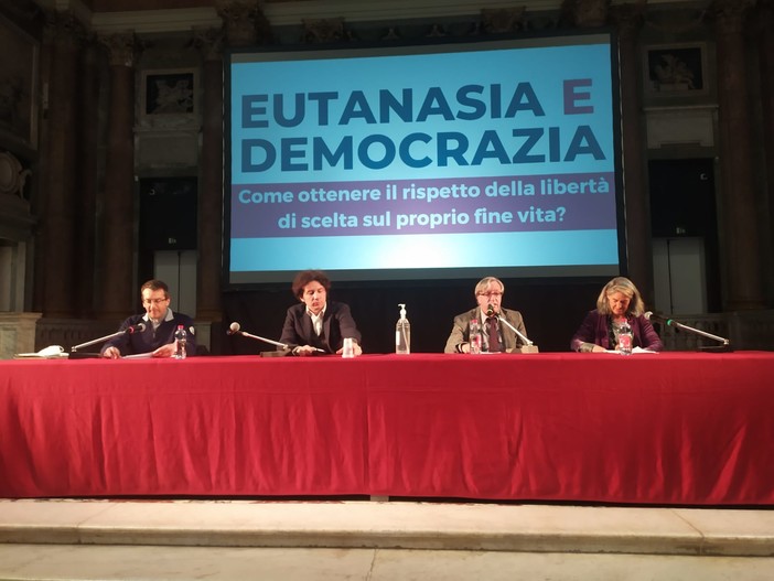Marco Cappato a Genova a un convegno sull'eutanasia: "La disobbedienza civile aiuta a scuotere le coscienze" (Video)