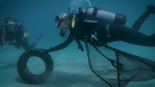 Ambiente, al via il primo progetto italiano per trovare, documentare e rimuovere i rifiuti sottomarini