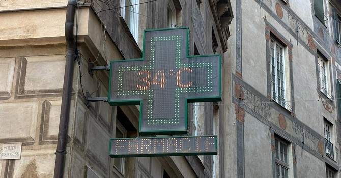 Emergenza caldo, a Genova non c'è tregua: bollino rosso prorogato anche a giovedì 13 agosto Emergenza caldo, a Genova non c'è tregua: bollino rosso prorogato anche a giovedì 13 agosto