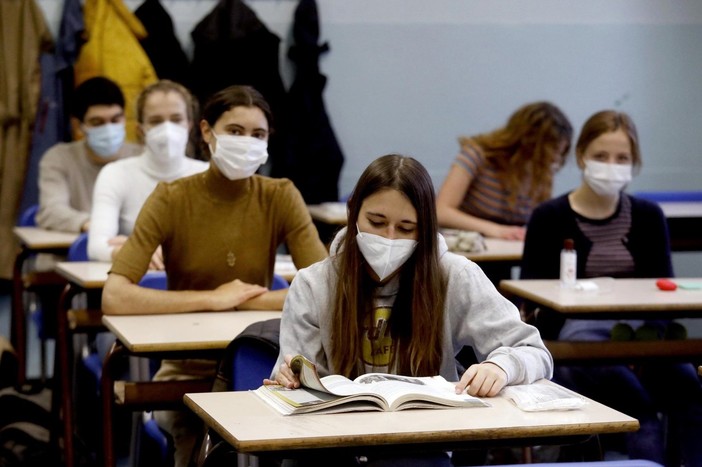 Scuola, ecco le nuove regole. Cavo:“Eliminato il tamponificio, meno pressione su scuola e famiglie”