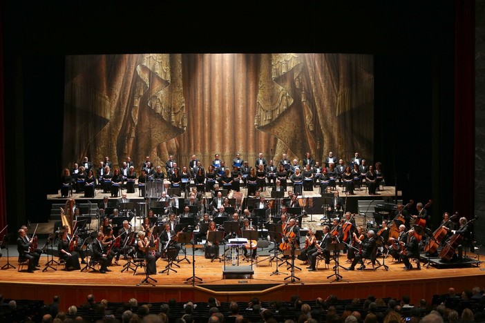 Concerto in onore delle vittime del ponte Morandi al teatro Carlo Felice di Genova [FOTO]