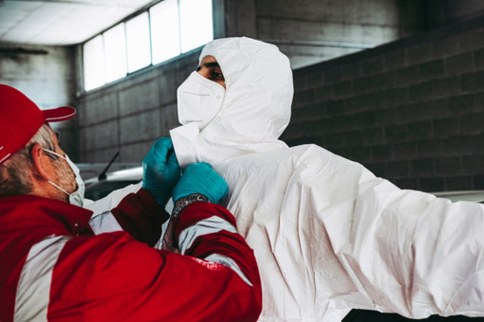 Coronavirus, cala lievemente il tasso di positività ma dopo tanti giorni per la prima volta saldo negativo dei contagiati Coronavirus, cala lievemente il tasso di positività ma dopo tanti giorni per la prima volta saldo negativo dei contagiati