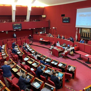Bagarre a Tursi, l'opposizione chiede un Consiglio comunale sul processo Morandi, la maggioranza vuole venga riconosciuta dal Comune la dittatura cubana (VIDEO)